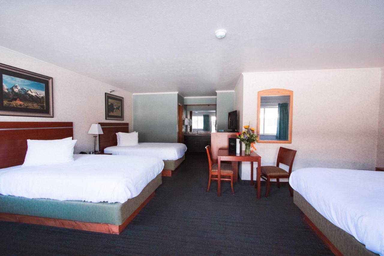 Brandin' Iron Motel
